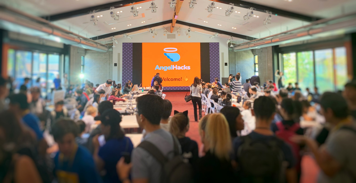 A group of people at 2019's AngelHack's Hackathon